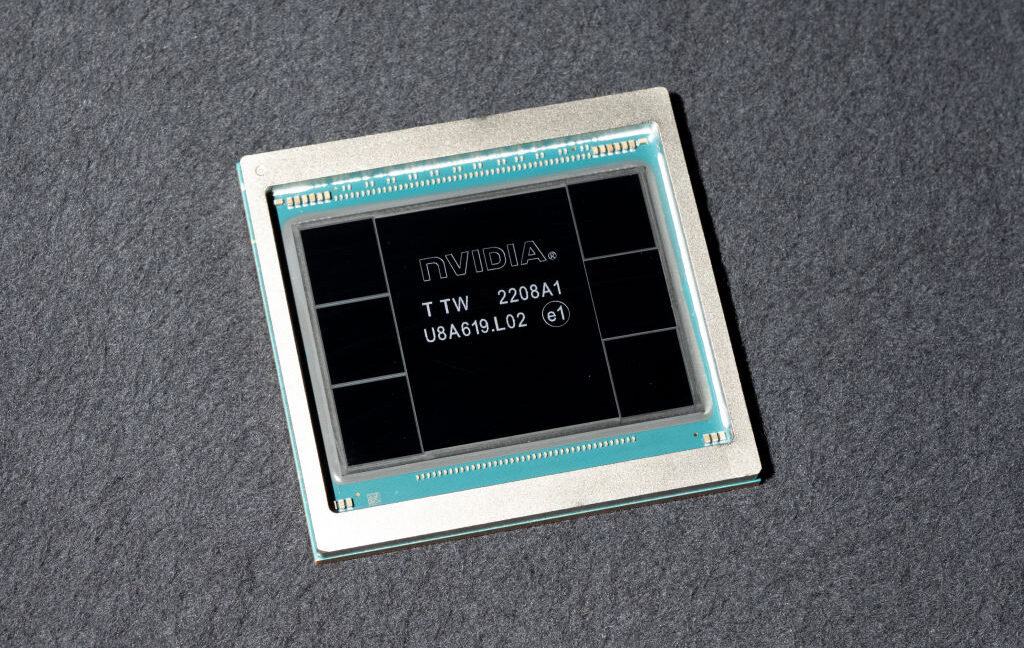 Hệ thống máy chủ chứa chip đồ họa GPU Nvidia bị phát hiện trong đường dây buôn lậu công nghệ sang Trung Quốc
